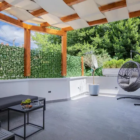 Deluxe And Korzo Апартаменты *