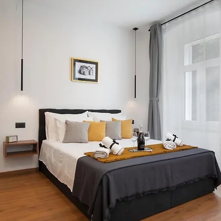 Deluxe And Korzo Apartament *