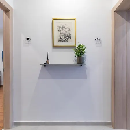 Deluxe And Korzo * Pula