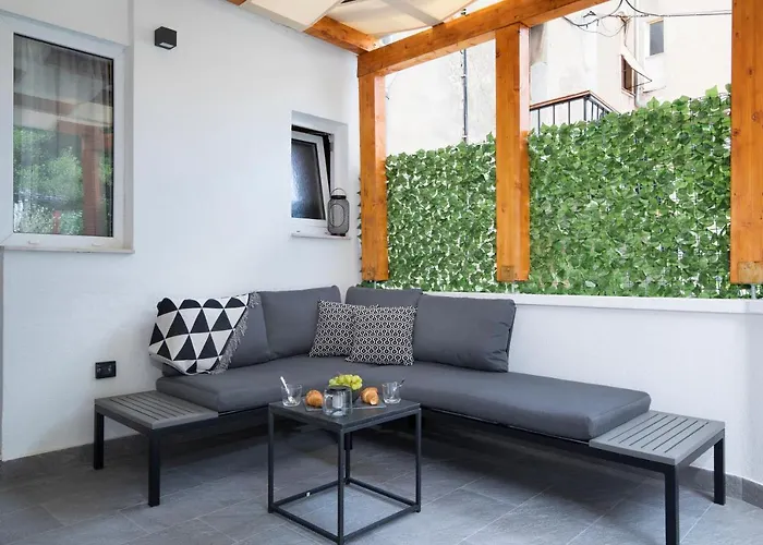 Deluxe And Korzo * Pula