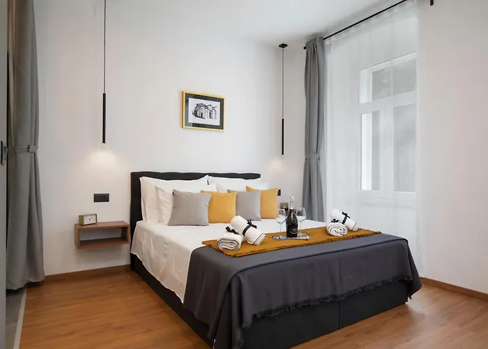 Deluxe And Korzo Apartament *