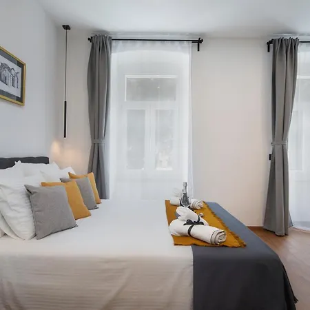 Appartement Deluxe Rooms&apartments Korzo Pula